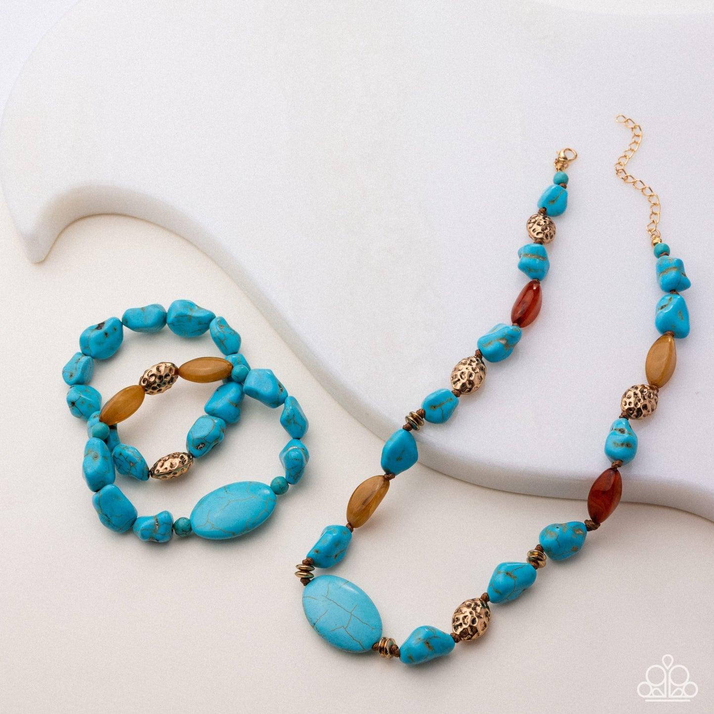 Adorably Adaptable - Jan 26 Simply Santa Fe Fashion Fix Necklace - by Paparazzi