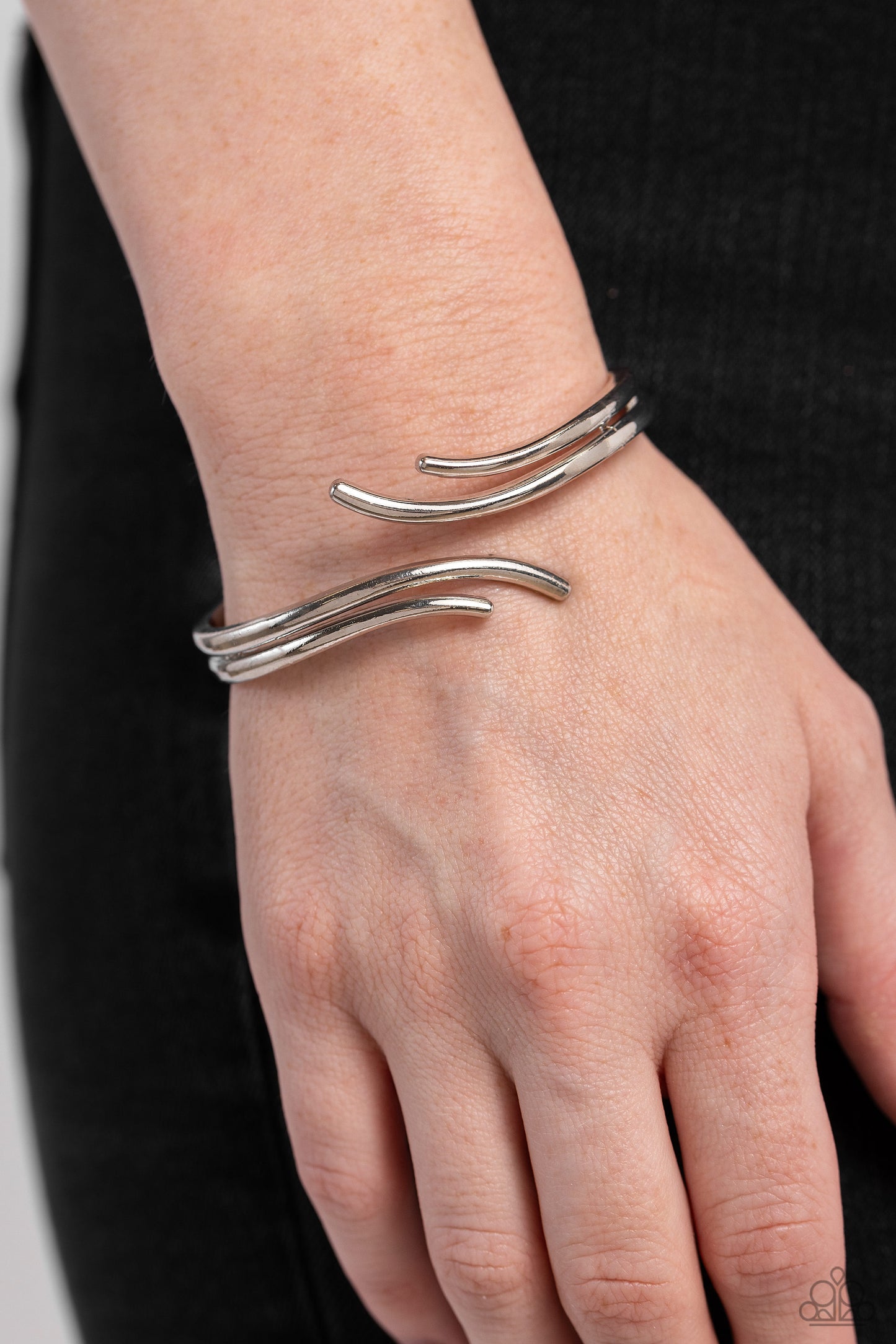 Elven Elegance - Silver - by Paparazzi