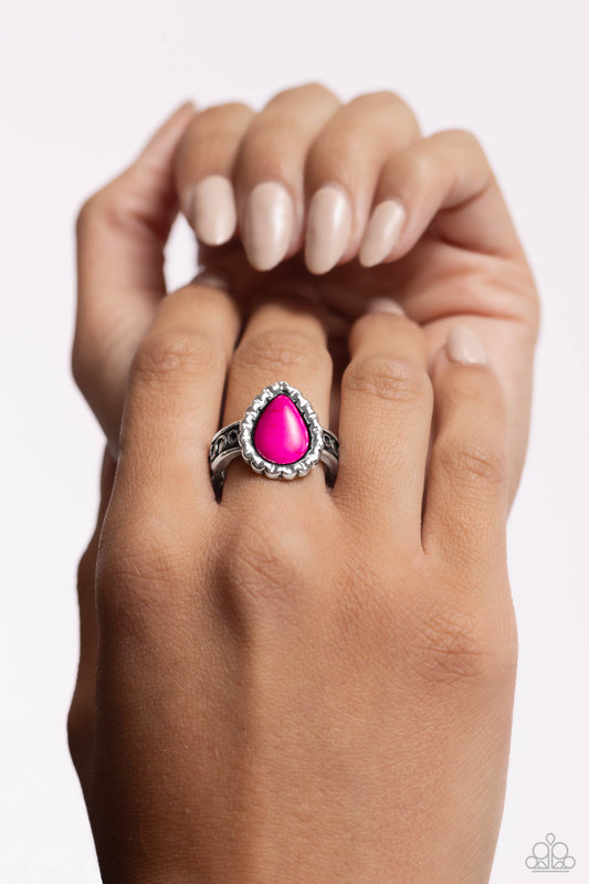 Scalloped Showcase - Pink - By Paparazzi