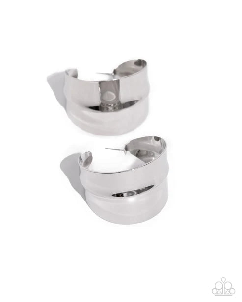 Antiqued Adventure - Silver - by Paparazzi