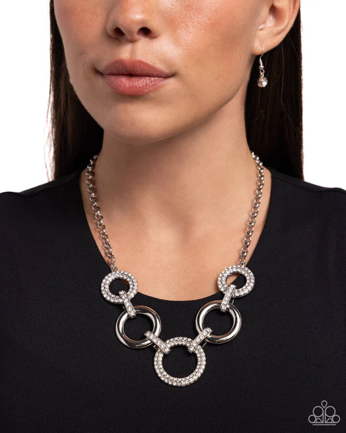 Cosmopolitan Confidence - Silver - by Paparazzi