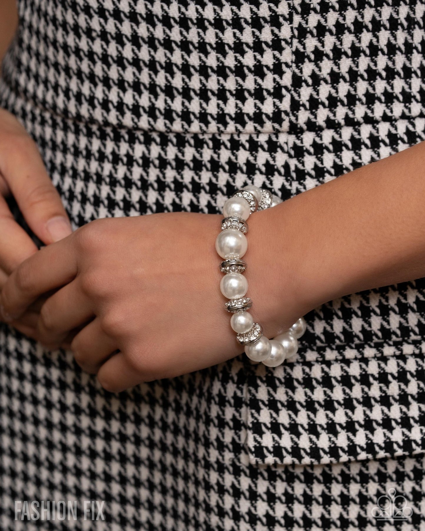 Hypnotizing History - Jan 26 Fiercely 5th Avenue Fashion Fix Bracelet - by Paparazzi