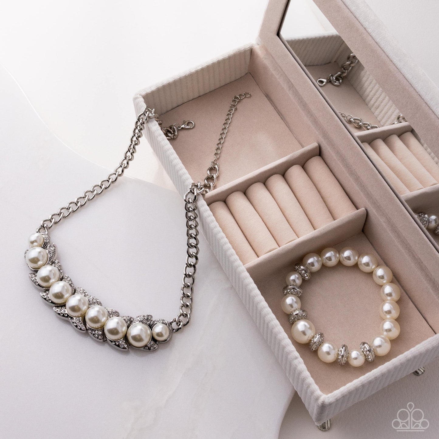 Vintage Appeal - Jan 26 Fiercely 5th Avenue Fashion Fix Necklace - by Paparazzi