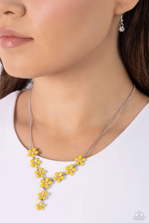 Flowering Feature - Yellow - by Paparazzi