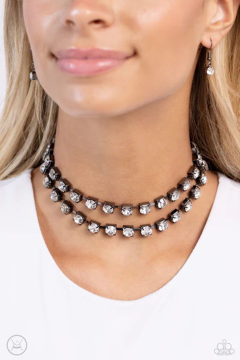 Glistening Gallery - Black - by Paparazzi