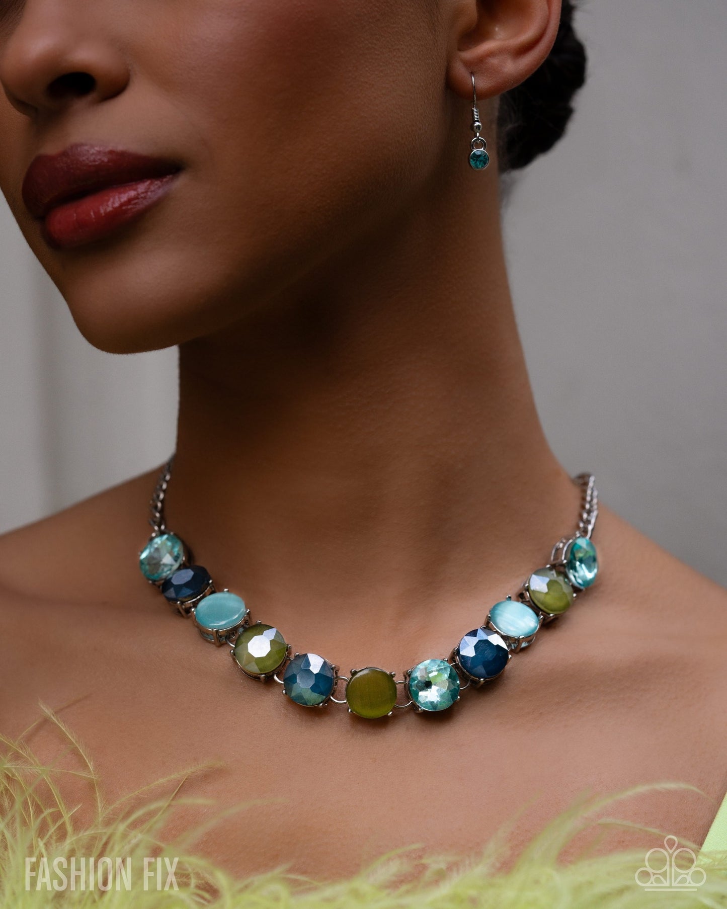Cool, Calm, and Couture - Feb 26 Glimpses of Malibu Fashion Fix Necklace - by Paparazzi