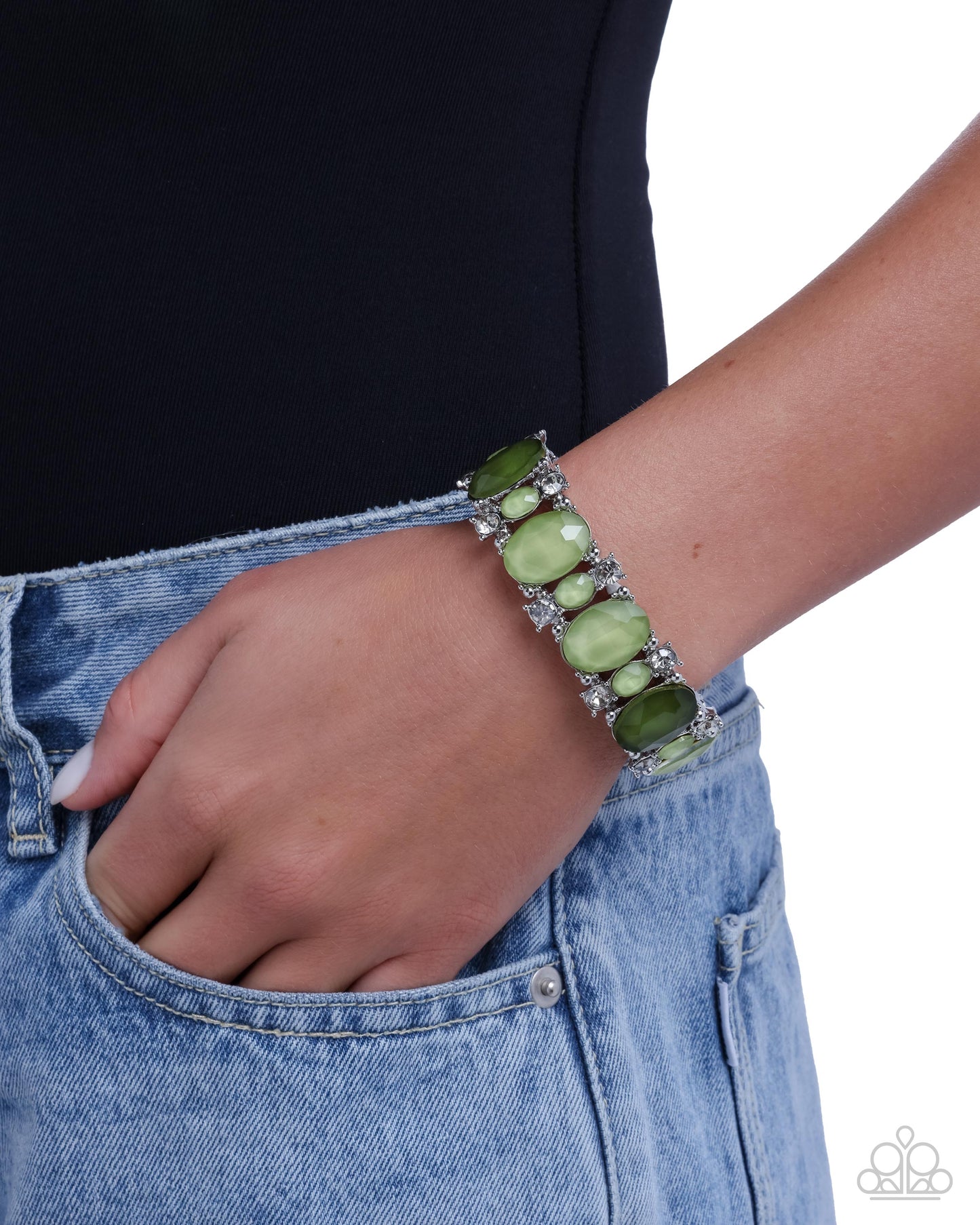 Moderate Moment - Green - by Paparazzi