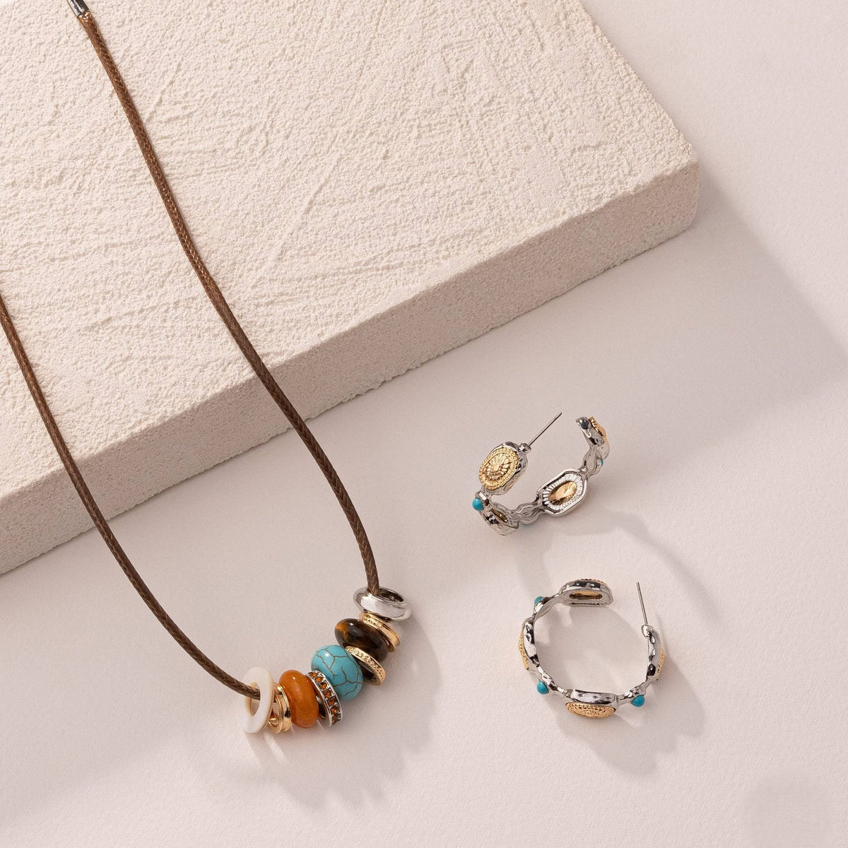 Neat Nuance - October 26 Simply Santa Fe FF Necklace