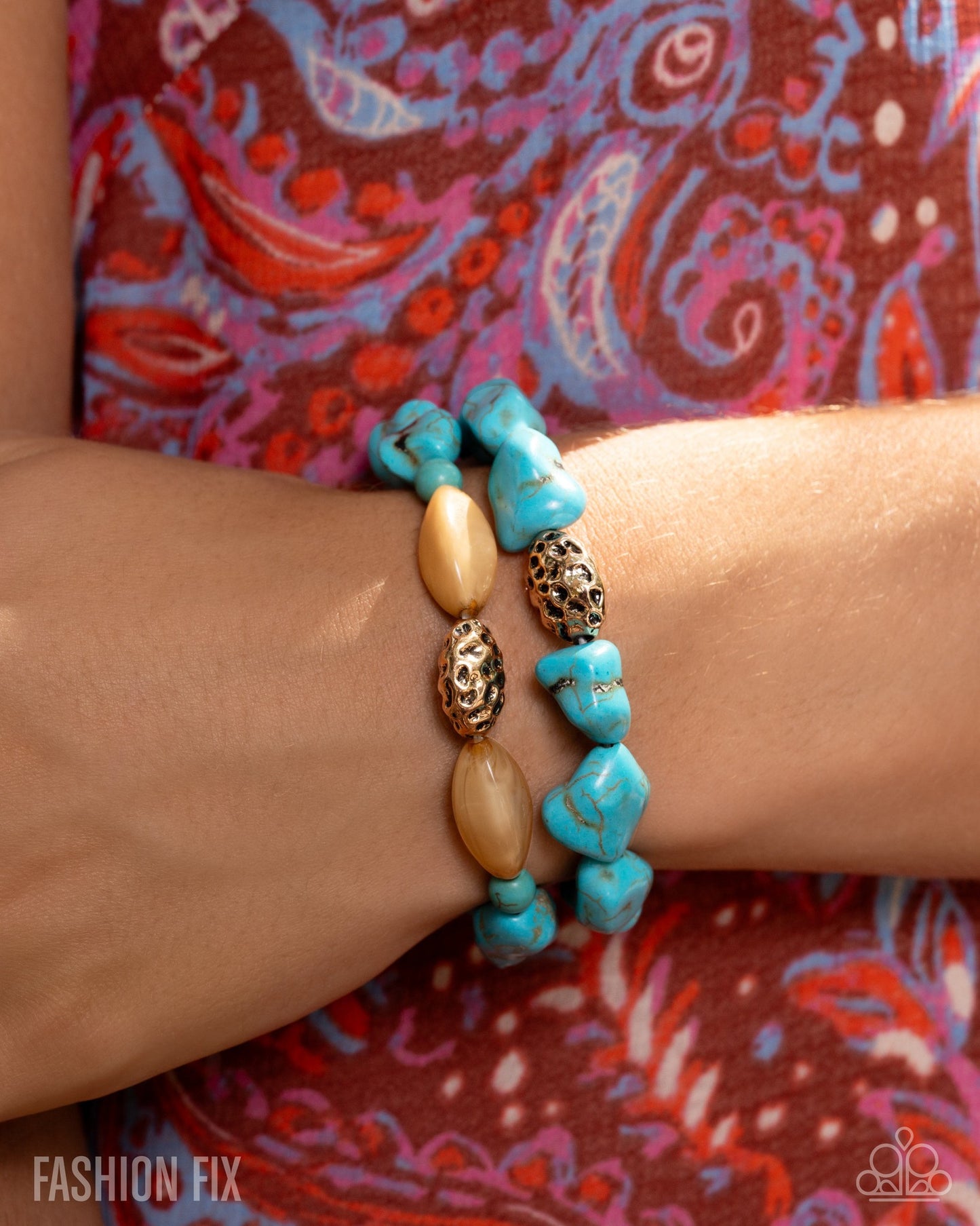 Classic Compliance - Jan 26 Simply Santa Fe Fashion Fix Bracelet - by Paparazzi